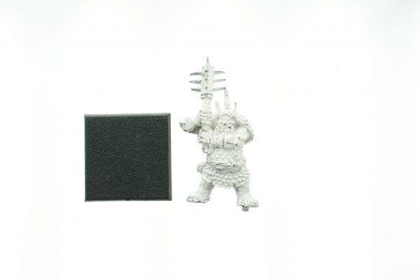 Warhammer Fantasy Ogre with Two-Handed Mace